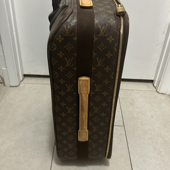 Louis Vuitton Pegase 55 Monogram - Picture 3 of 10